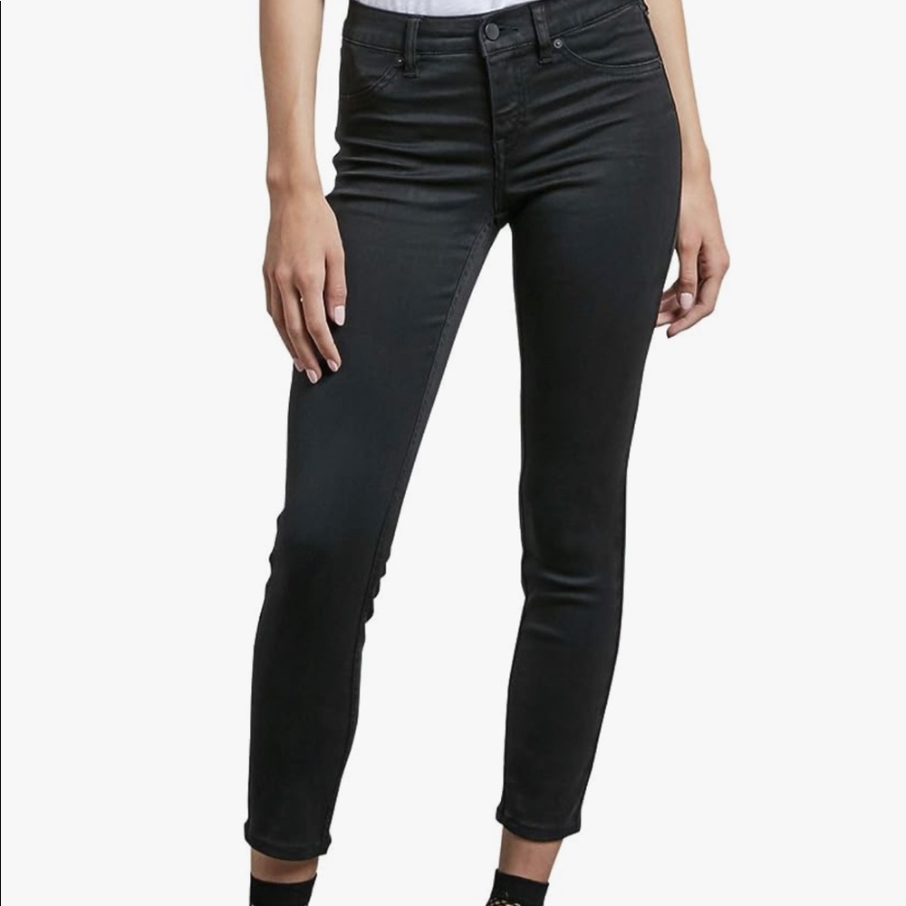 Washed black legging fit denim